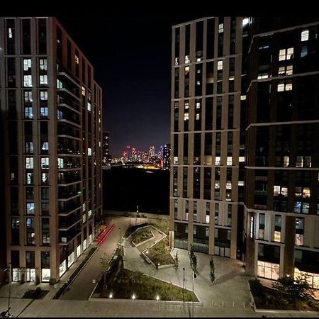 2 Bed Apartment Close To Station With Parking Londra Exterior foto