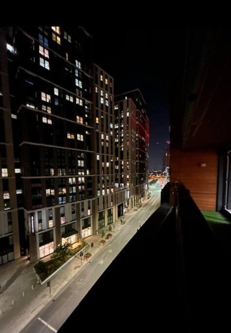 2 Bed Apartment Close To Station With Parking Londra Exterior foto